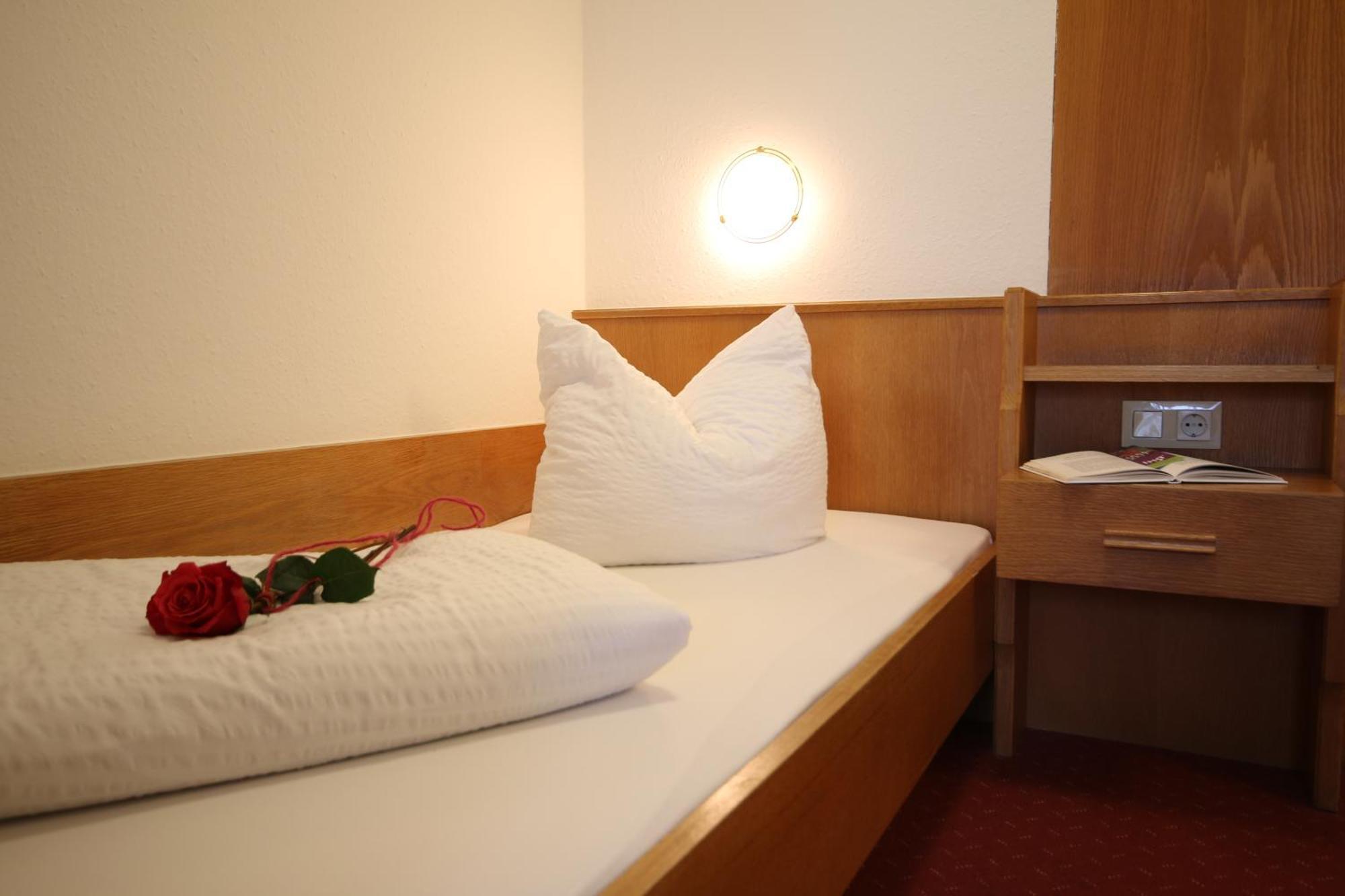 אימסט Hotel Auderer חדר תמונה